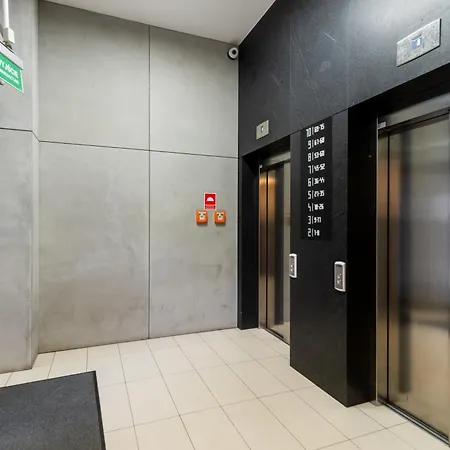 Rogozinskiego 2-bedroom דירה *